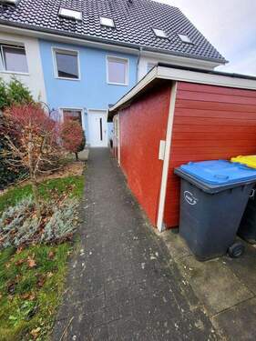 Vordergarten - 6 Zimmer Reihenmittelhaus zur Miete in Schwedeneck