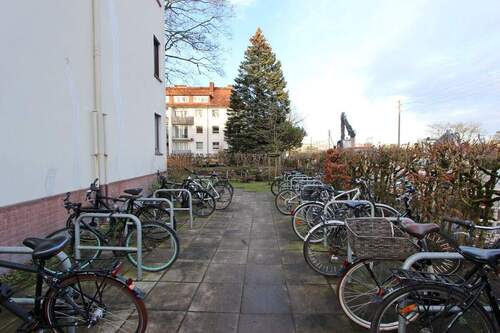 Seite Fahrradplatz - 