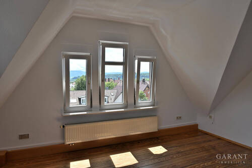 Zimmer DG - 1 Zimmer Mehrfamilienhaus, Wohnhaus zum Kaufen in Göppingen