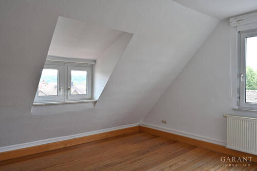 Zimmer DG - 1 Zimmer Mehrfamilienhaus, Wohnhaus in Göppingen