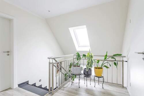 Galerie mit Dachfenster.jpg - 