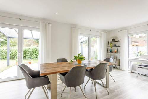 Esstisch im Mittelpunkt.jpg - 