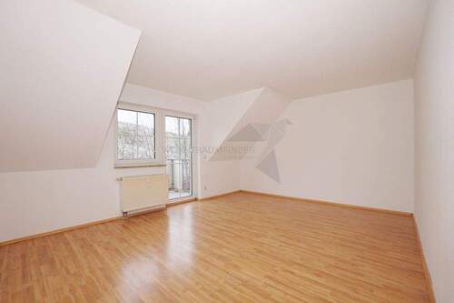 Wohnzimmer - 3 Zimmer Etagenwohnung in Zwickau / Cainsdorf