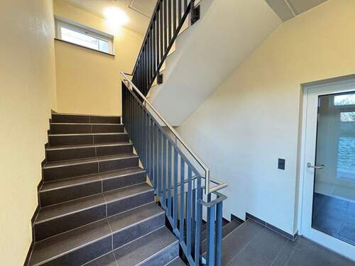 Treppenhaus - 3 Zimmer Etagenwohnung zum Kaufen in Fürth