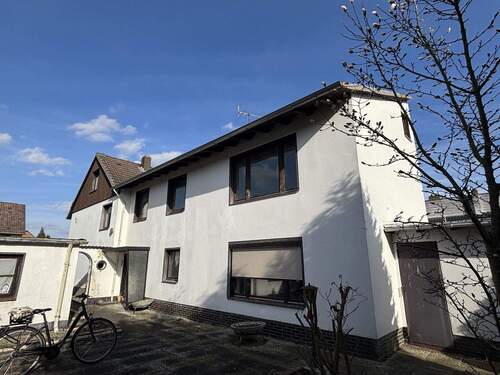 Hausansicht - 6 Zimmer Doppelhaushälfte zum Kaufen in Hannover