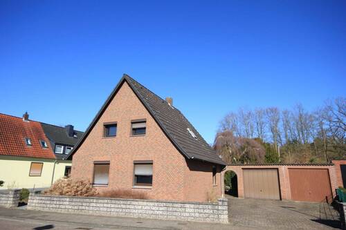 Straßenansicht - 4 Zimmer Einfamilienhaus zum Kaufen in Verden