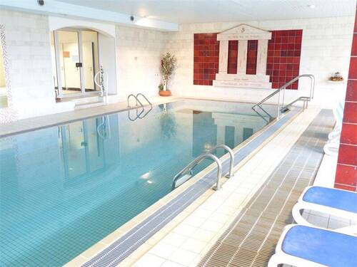 Poolanlage im Innenbereich - 