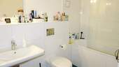 Modernes Bad mit Wanne - 