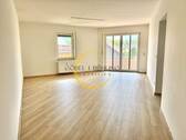 Wohnzimmer - Helle 3-Zimmer-Wohnung mit Balkon in ruhiger, grüner Wohnlage - frisch renoviert & sofort bezugsfrei