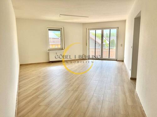 Wohnzimmer - Helle 3-Zimmer-Wohnung mit Balkon in ruhiger, grüner Wohnlage - frisch renoviert & sofort bezugsfrei
