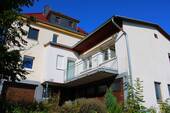 2 WE.JPG - Zweifamilienhaus 2013 TOTALSANIERT in beliebter Wohnlage von Waltershausen - Garten, Garagen und toller Ausblick inklusive