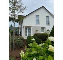 Exklusives Einfamilienhaus mit schönen Garten und Doppelgarage - Weiden in der Oberpfalz