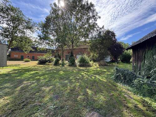 Blick vom Grundstücksende Richtung Scheune - 