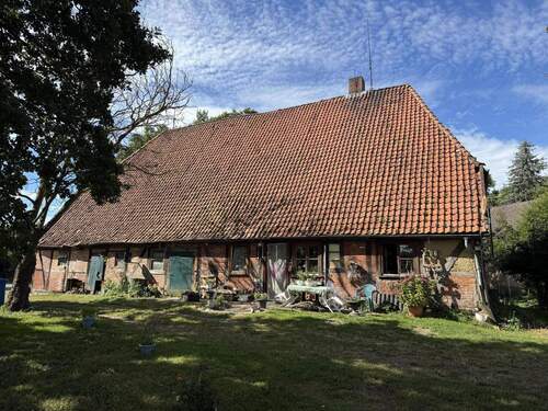 Seitenansicht zum Haupthaus - 6 Zimmer Mehrfamilienhaus, Wohnhaus in Jameln