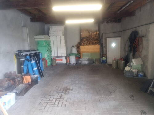 kleine Halle mit Rolltor - 