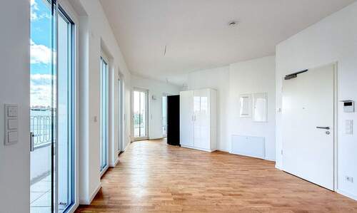 Wohnbereich - 2 Zimmer Etagenwohnung zur Miete in Berlin