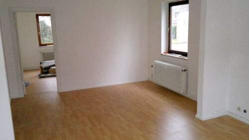 2 und 3 Zimmer - 1 Zimmer Mehrfamilienhaus, Wohnhaus zum Kaufen in Bremen