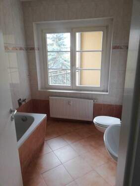Tageslichtbad mit Wanne - 
