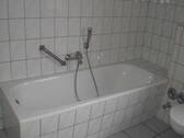 Bad mit Wanne - 