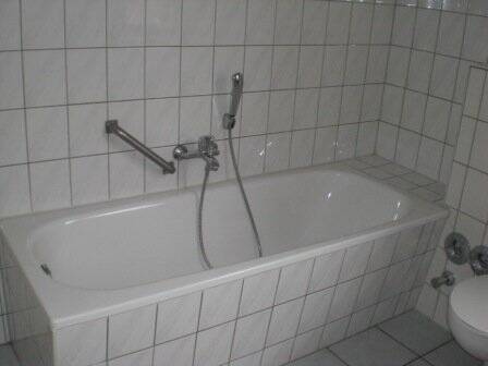Bad mit Wanne - 