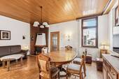 Gemütliches Esszimmer mit Kamin im Erdgeschoss - Reihenmittelhaus mit 250,00 m&sup2; in Saarlouis zum Kaufen