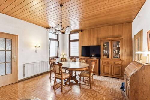 Gemütliches Esszimmer mit Kamin Erdgeschoss - 