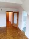 Blick v. Wohnzimmer Richtung Flur - 