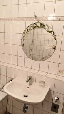 Bad - Waschtisch mit Spiegel - 