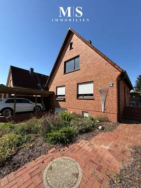 Hausansicht - ++ Vielseitiges Ein-Zweifamilienhaus mit großem Grundstück in Lauenburg ++