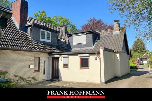 Titelbild - V9859 - Mehrgenerationshaus - Charmantes Zweifamilienhaus in Hamburg-Poppenbüttel