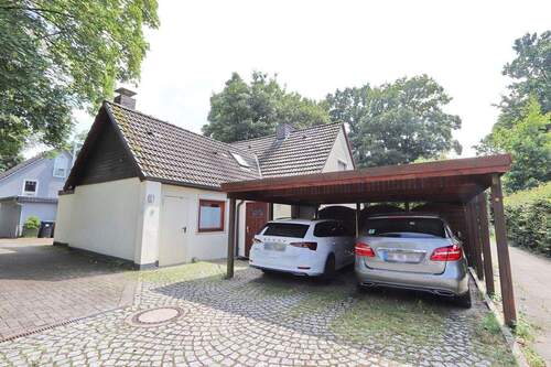 Hausansicht vorne und Eingang Wohnung 1 - Mehrfamilienhaus, Wohnhaus in Hamburg zum Kaufen