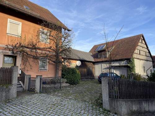 Bild 4 - Mehrfamilienhaus, Wohnhaus mit 175,00 m&sup2; in Oberdachstetten zum Kaufen