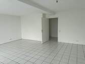 Blick aus der Küche, Wohnraum - 