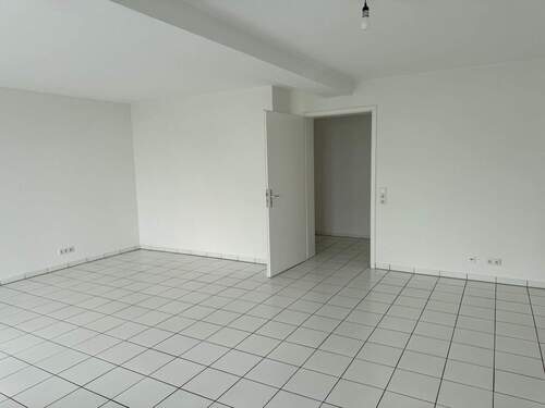 Blick aus der Küche, Wohnraum - 