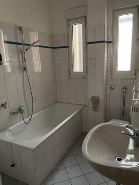 Badezimmer Bild 1.JPG - 