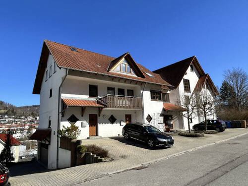Hausansicht 2 - 3 Zimmer Etagenwohnung zum Kaufen in Albstadt