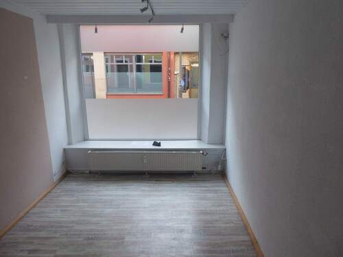 Bild 2 - Gewerbeobjekt (Büro, Produktion, Verkauf) zur Miete in Neustadt/Aisch