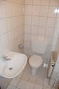 Bad mit WC und Dusche, Bild 1 - 