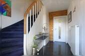 Treppenhaus - Diele - 5 Zimmer Einfamilienhaus zum Kaufen in Wesel