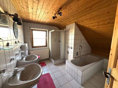 Badezimmer DG - 