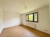 Schlafzimmer-EG - Einfamilienhaus mit 170,00 m² in Dresden zur Miete