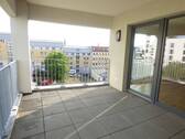 Balkon - Familienfreundliche 4-Zi. Whg. m. 2 Bädern, großem Balkon, Parkett, FBH, TG -Stellplatz!