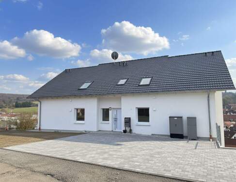 Außenansicht - Stilvolle 3-Zimmer-Wohnung in Bobstadt - hell, modern, bezugsfertig