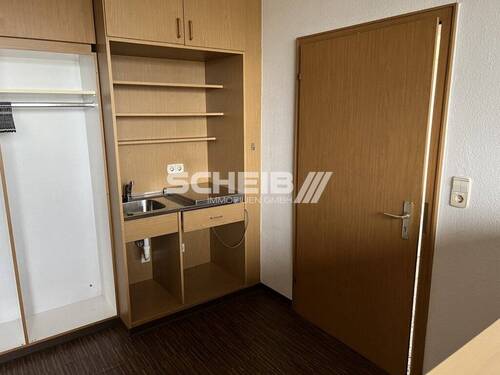 mit eingebauten Schränken - 