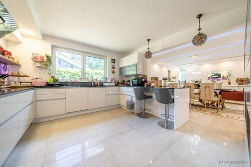 Hochwertige Einbauküche - Stil - Eleganz- Exklusivität in Isernhagen Süd !