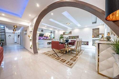 Essbereich - Einfamilienhaus mit 242,00 m&sup2; in Hannover / Isernhagen-Süd zum Kaufen