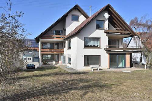 Aussenbild 1 - Renovierer aufgepasst! Bereits teilweise renoviertes 2-3 Familienhaus!