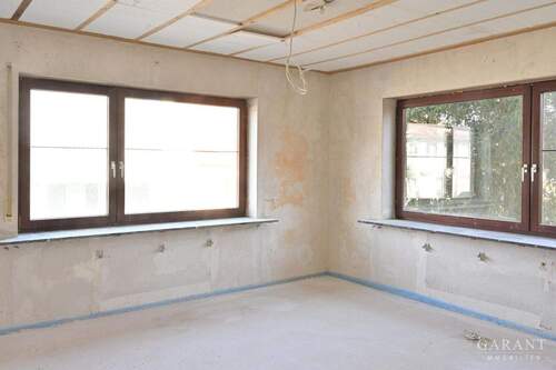 EG Zimmer - 1 Zimmer Mehrfamilienhaus, Wohnhaus in Laichingen