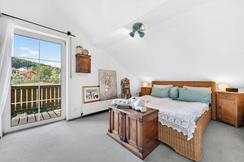 Schlafzimmer (OG) - 