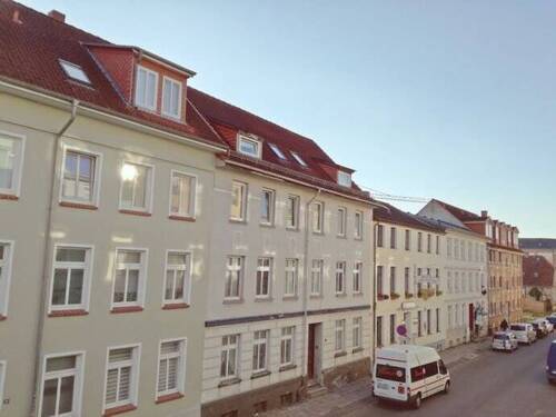 Wohnhaus in der Ferdinand-Schultz-Straße - Kleine gemütliche 3-Zimmer-Wohnung++mit Wannenbad++im 1. Obergeschoss